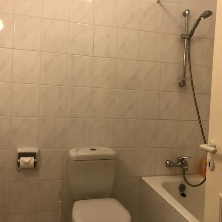 Regina Gardens - Modern 2 Bed Maisonette * פאפוס