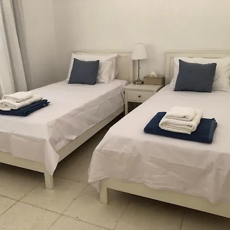 Regina Gardens - Modern 2 Bed Maisonette Paphos