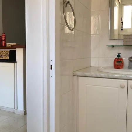 Regina Gardens - Modern 2 Bed Maisonette בית נופש