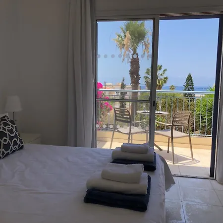 Regina Gardens - Modern 2 Bed Maisonette * Paphos