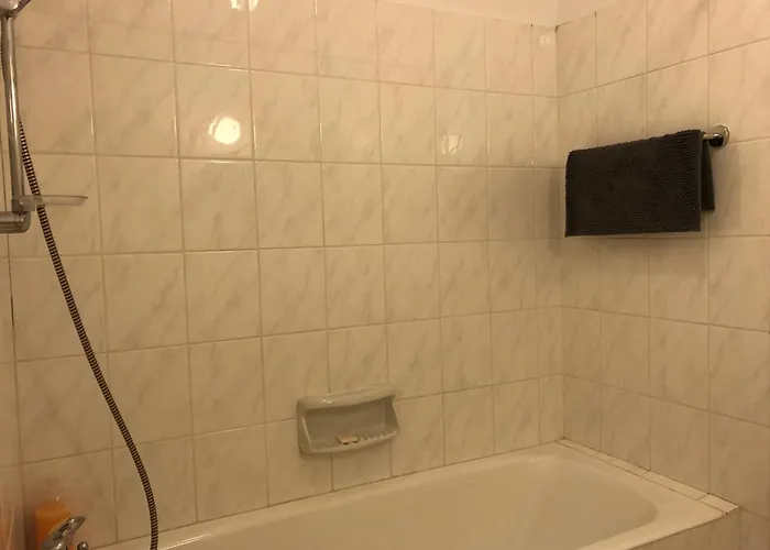 Regina Gardens - Modern 2 Bed Maisonette Semesterbostad *