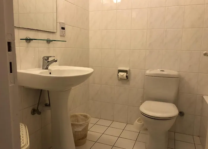 Semesterbostad Regina Gardens - Modern 2 Bed Maisonette *