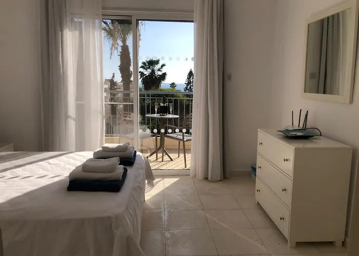 Semesterbostad Regina Gardens - Modern 2 Bed Maisonette