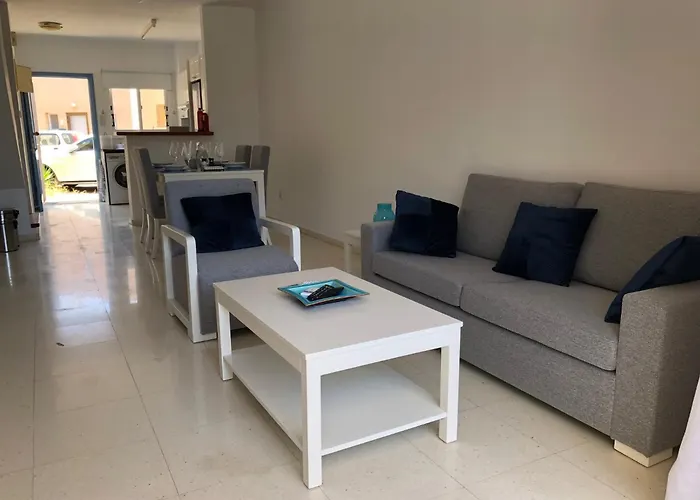 Semesterbostad Regina Gardens - Modern 2 Bed Maisonette