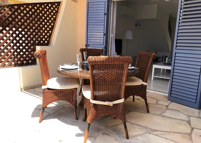 Regina Gardens - Modern 2 Bed Maisonette * Paphos