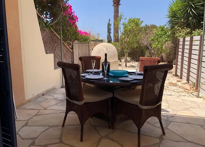 Semesterbostad Regina Gardens - Modern 2 Bed Maisonette *