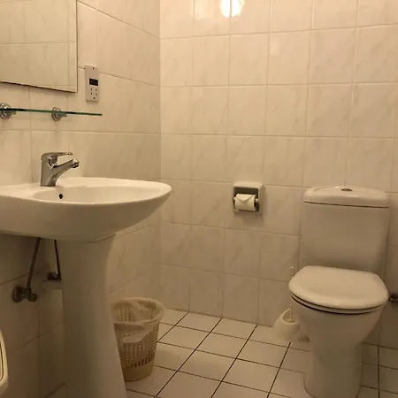 Ferienhaus Regina Gardens - Modern 2 Bed Maisonette *