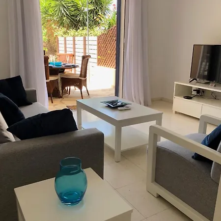 Ferienhaus Regina Gardens - Modern 2 Bed Maisonette Paphos