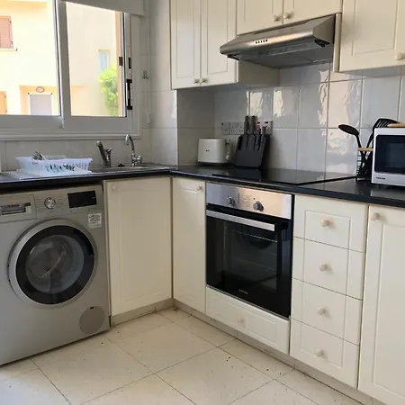 Ferienhaus Regina Gardens - Modern 2 Bed Maisonette *