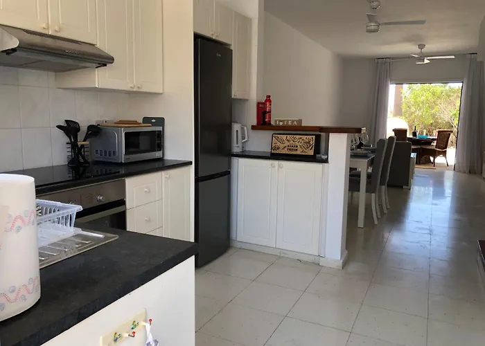 Regina Gardens - Modern 2 Bed Maisonette * Paphos