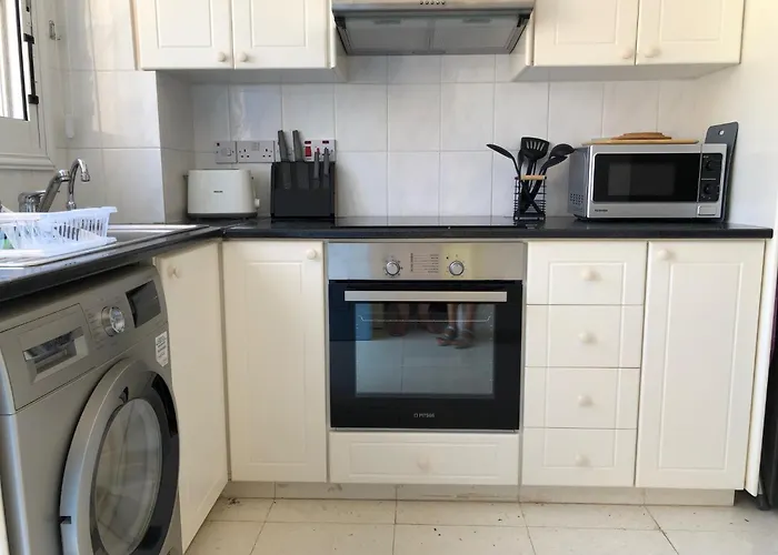 Regina Gardens - Modern 2 Bed Maisonette Feriehus *